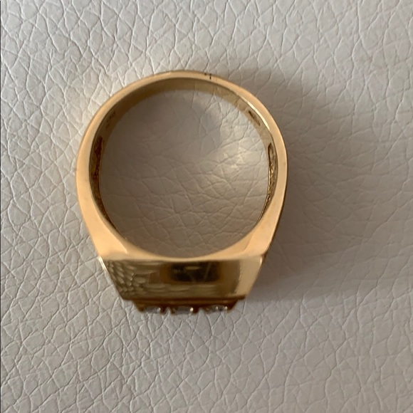 14k Yellow Gold Diamond ring ~ Size 9 - Picture 3 of 8